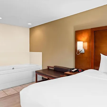 Comfort Suites Grayslake Near Libertyville North