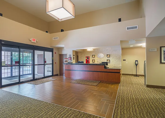 Comfort Near Libertyville North 4* Grayslake