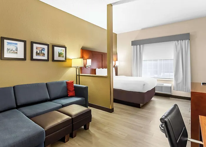Hotel Comfort Near Libertyville North