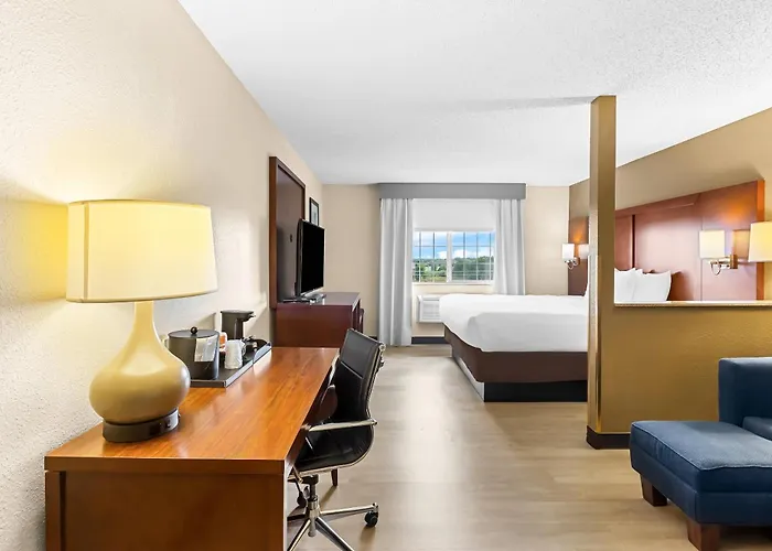 Hotel Comfort Near Libertyville North 4*