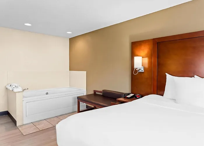 Comfort Near Libertyville North 4*