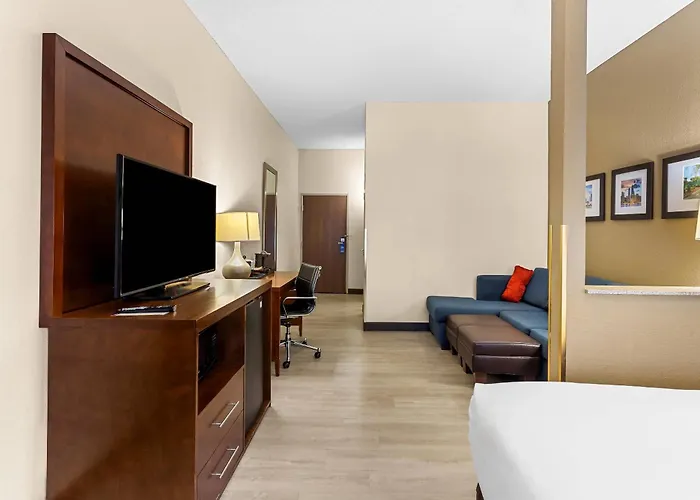 Comfort Near Libertyville North 4* Grayslake