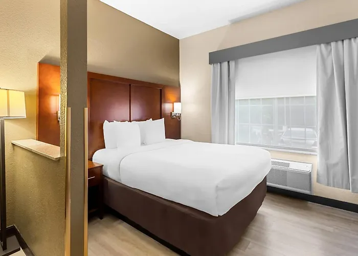 Comfort Near Libertyville North 4*