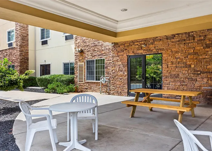 Comfort Near Libertyville North 4*