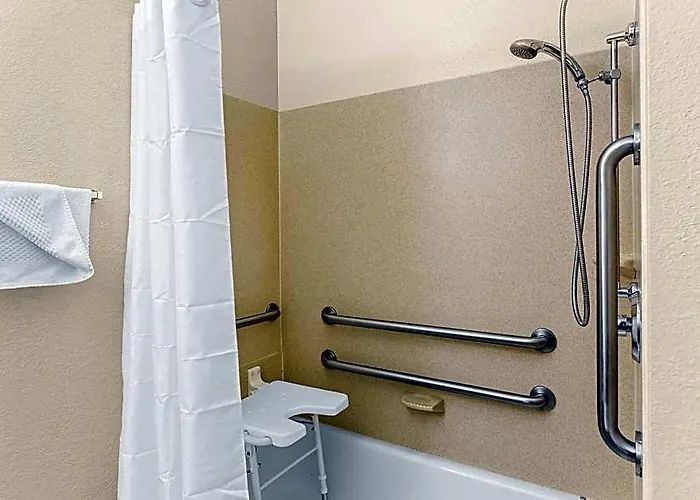 Comfort Near Libertyville North Hotel Grayslake
