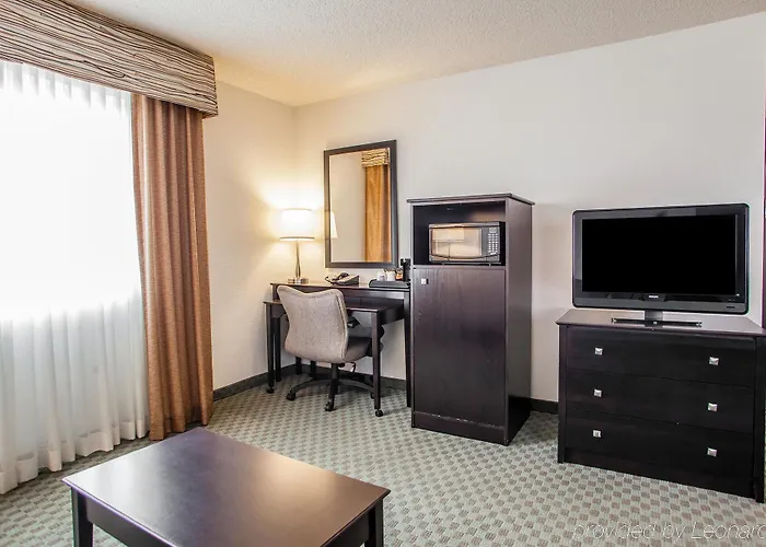 Hotel Comfort Near Libertyville North Grayslake
