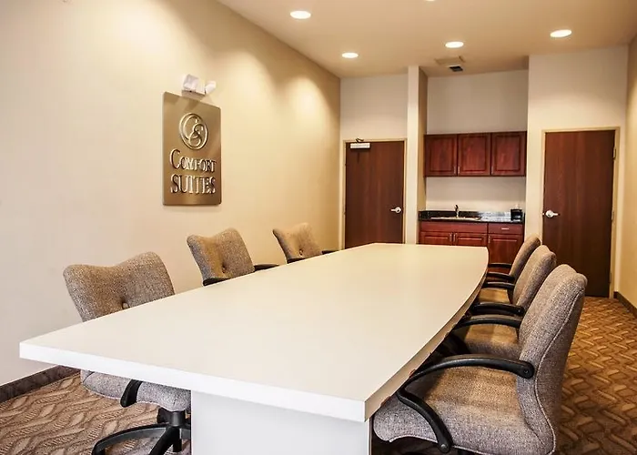 Comfort Near Libertyville North 4* Grayslake